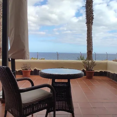 Your Terrace On The Ocean דירה *